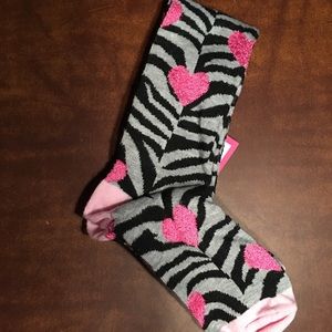 NWT knee high animal print heart socks Valentine’s Day!